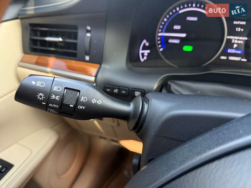 Седан Lexus ES 2014 в Киеве