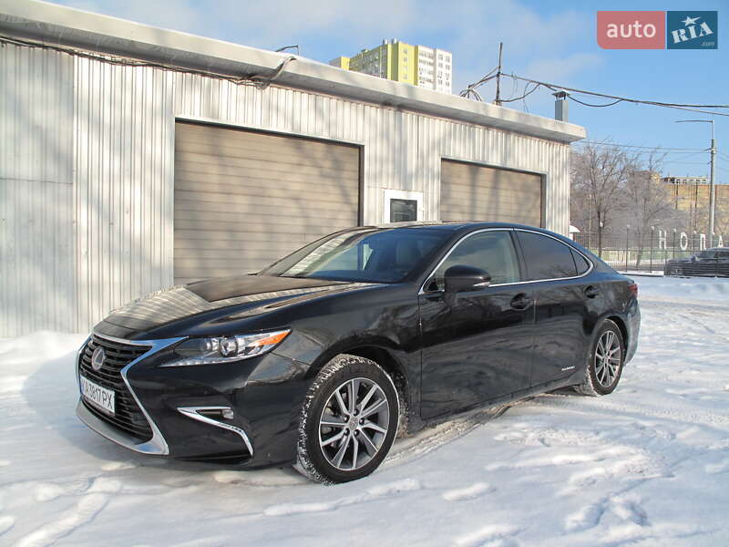 Седан Lexus ES 2016 в Киеве