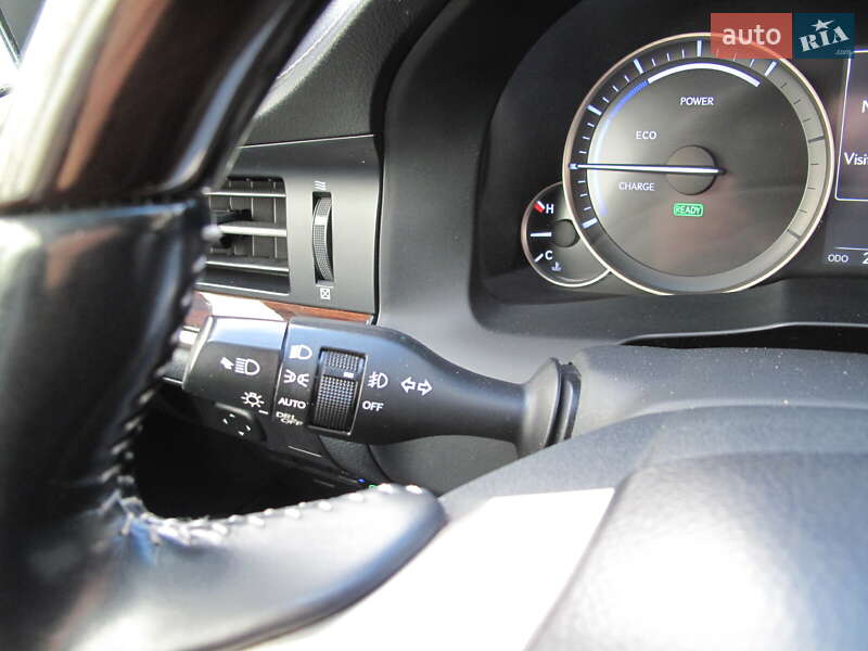 Седан Lexus ES 2016 в Киеве