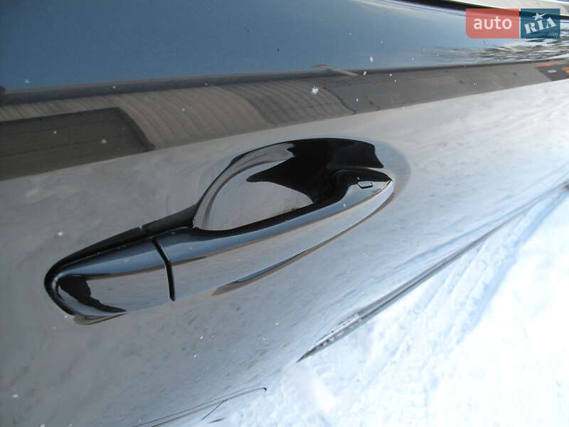 Седан Lexus ES 2016 в Киеве