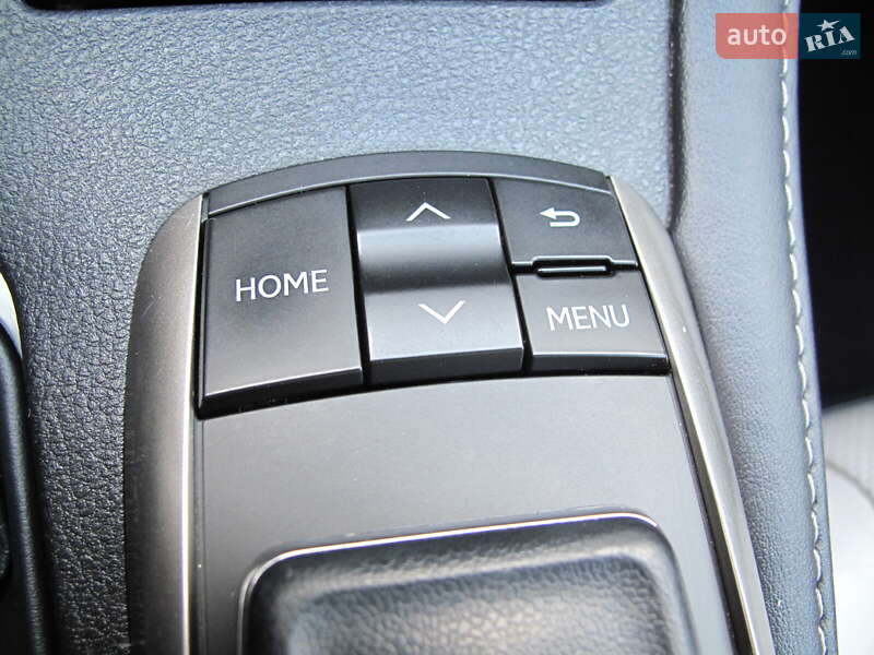 Седан Lexus ES 2016 в Киеве