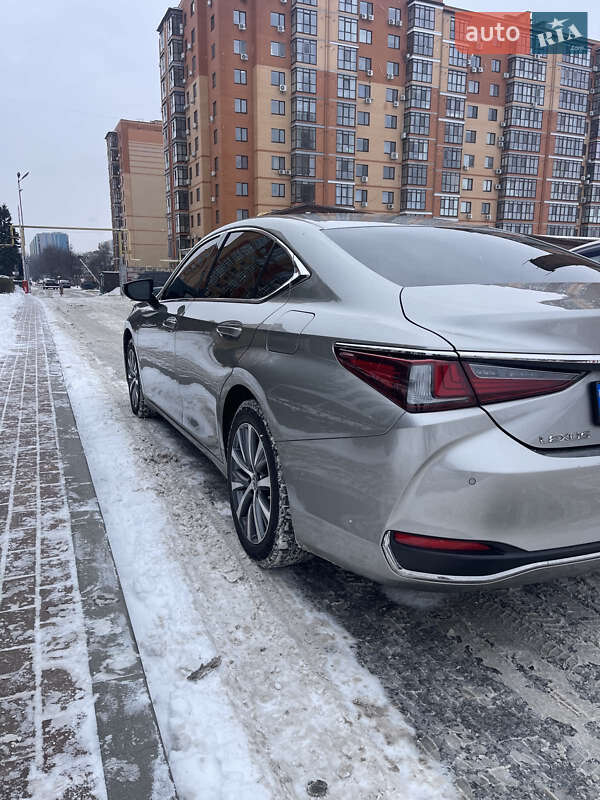 Седан Lexus ES 2019 в Днепре