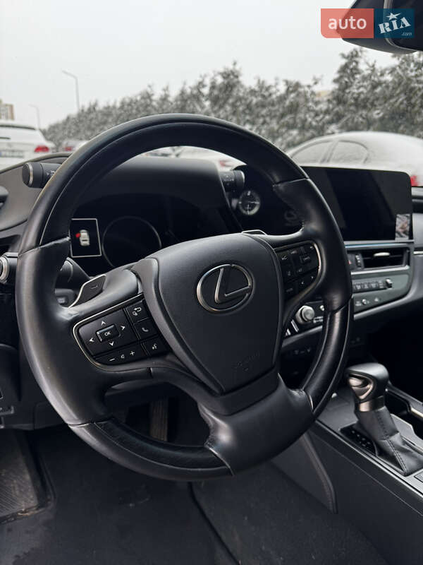 Седан Lexus ES 2023 в Киеве