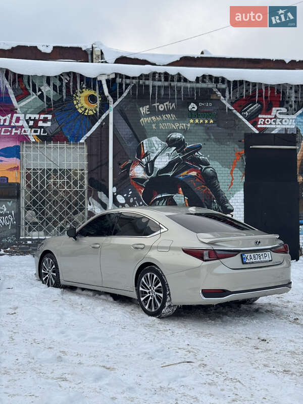 Седан Lexus ES 2020 в Киеве