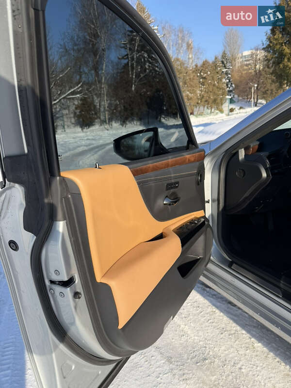 Седан Lexus ES 2024 в Львове