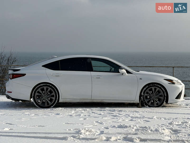Седан Lexus ES 2020 в Одесі