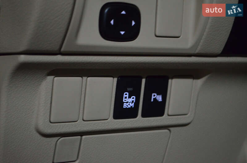 Седан Lexus ES 2013 в Киеве