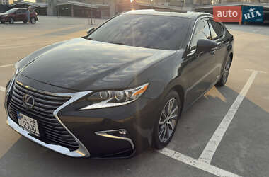 Седан Lexus ES 2016 в Киеве