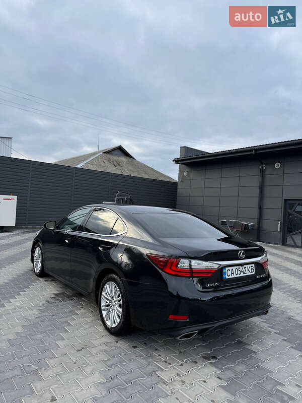 Седан Lexus ES 2017 в Рокитному