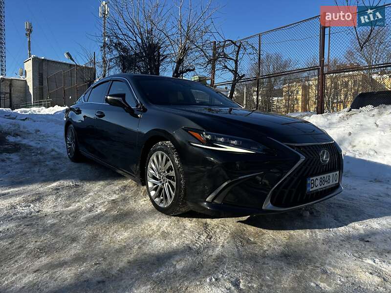 Седан Lexus ES 2022 в Львові