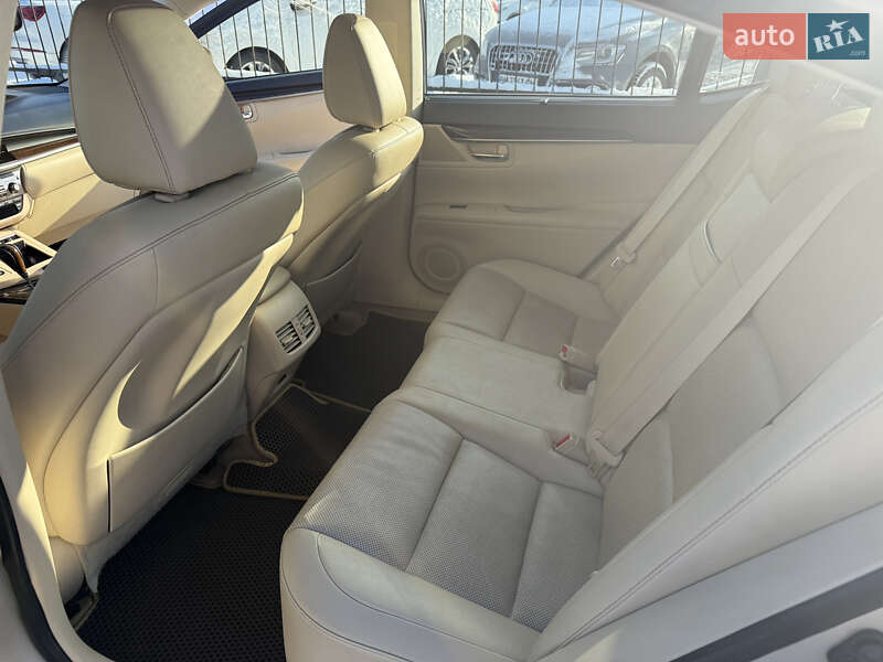 Седан Lexus ES 2014 в Киеве фото 12 Седан Lexus ES 2014 в Киеве