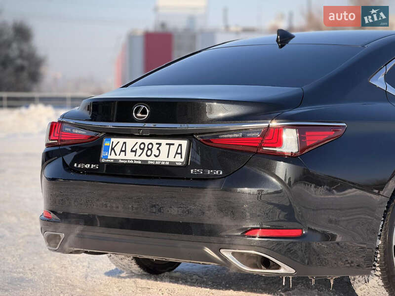 Седан Lexus ES 2022 в Києві