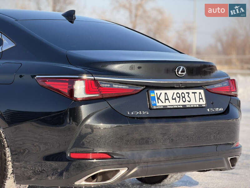 Седан Lexus ES 2022 в Києві