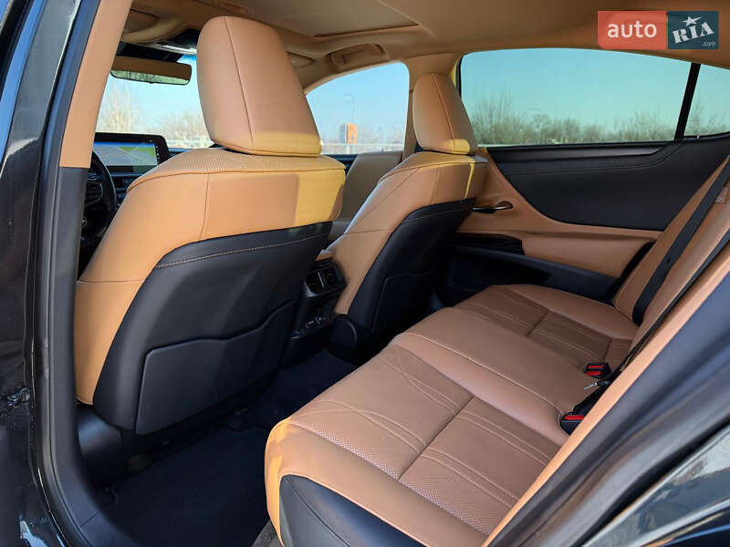 Седан Lexus ES 2022 в Києві