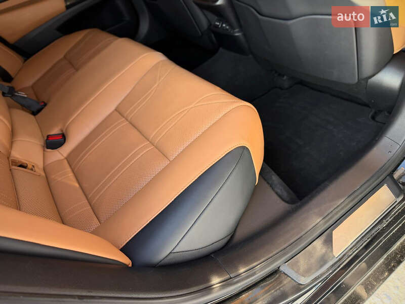 Седан Lexus ES 2022 в Києві