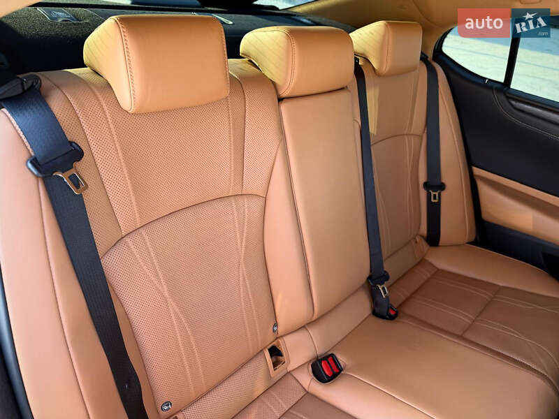 Седан Lexus ES 2022 в Києві