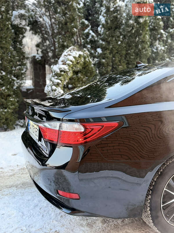 Седан Lexus ES 2013 в Киеве