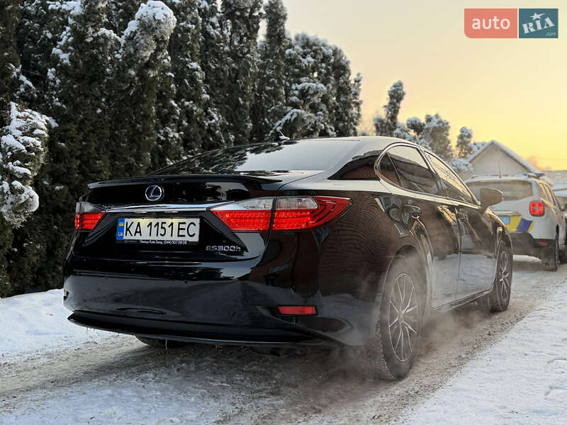 Седан Lexus ES 2013 в Киеве