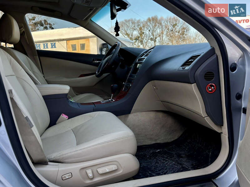 Седан Lexus ES 2008 в Львове