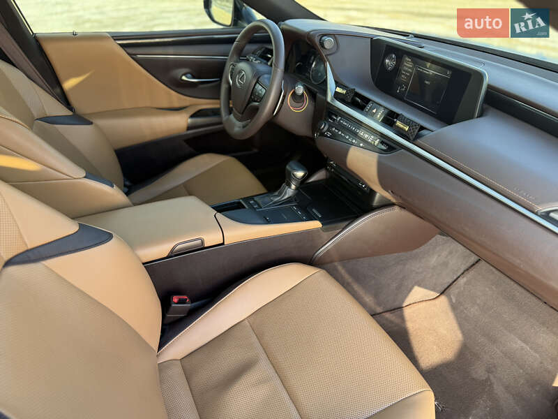 Седан Lexus ES 2019 в Харкові