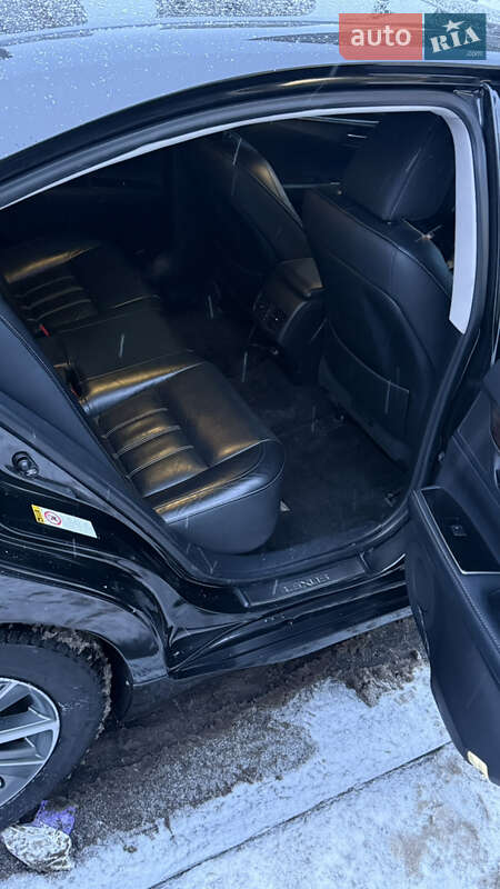 Седан Lexus ES 2016 в Киеве