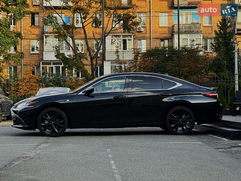 Седан Lexus ES 2023 в Киеве