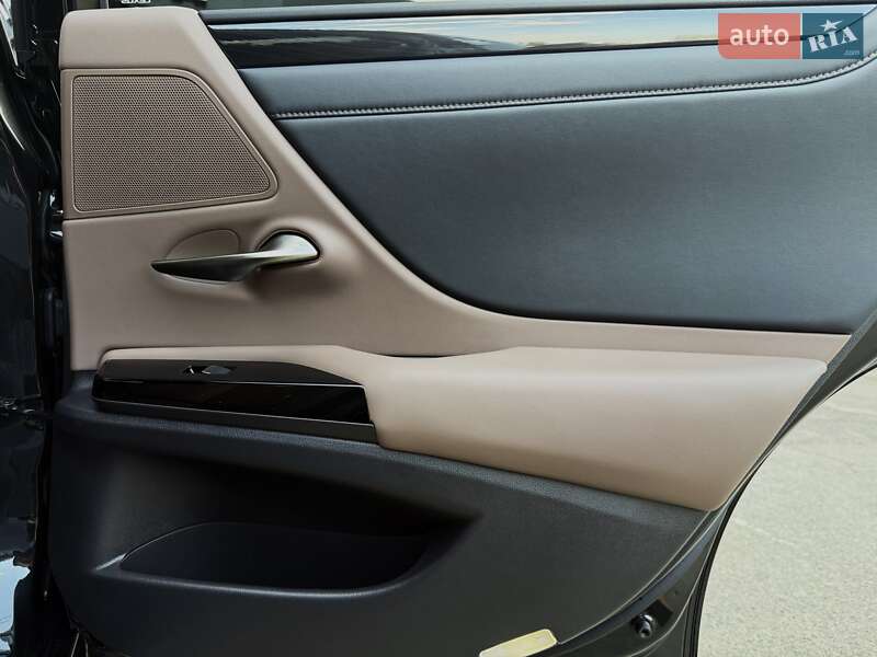 Седан Lexus ES 2023 в Киеве
