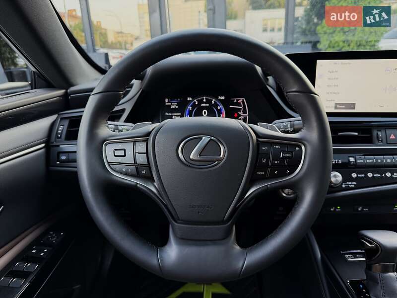 Седан Lexus ES 2023 в Киеве