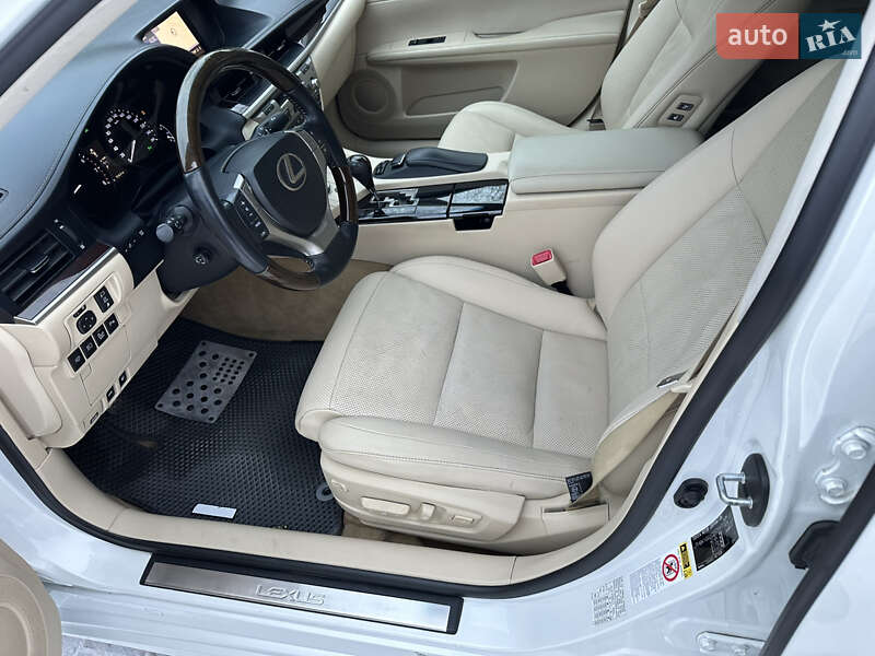 Седан Lexus ES 2012 в Одесі