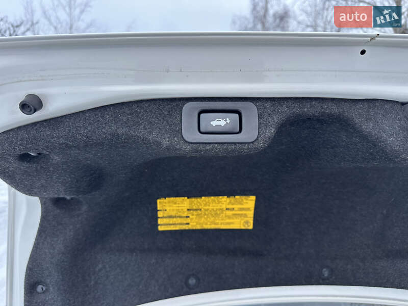 Седан Lexus ES 2012 в Одесі