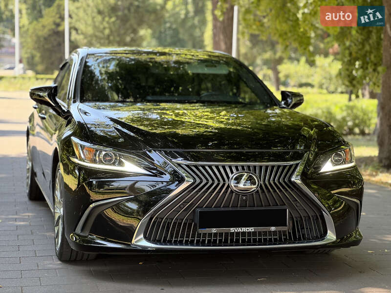 Седан Lexus ES 2018 в Києві