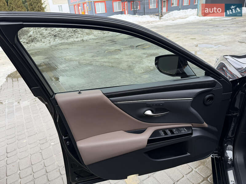 Седан Lexus ES 2024 в Самборі фото 25 Седан Lexus ES 2024 в Самборі