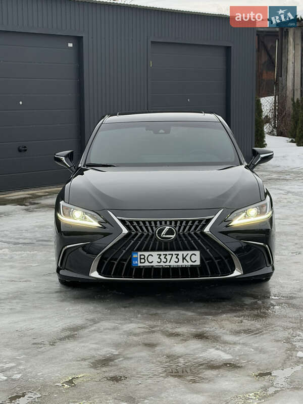 Седан Lexus ES 2024 в Самборі фото Седан Lexus ES 2024 в Самборі
