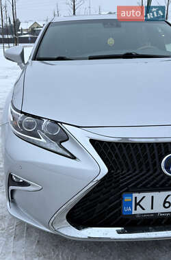 Седан Lexus ES 2014 в Киеве