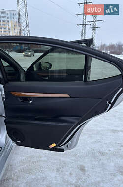 Седан Lexus ES 2014 в Киеве