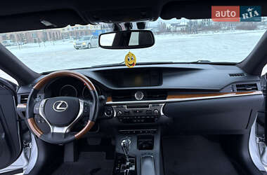 Седан Lexus ES 2014 в Киеве