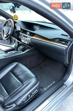 Седан Lexus ES 2014 в Киеве