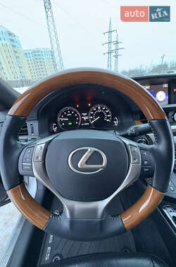 Седан Lexus ES 2014 в Киеве