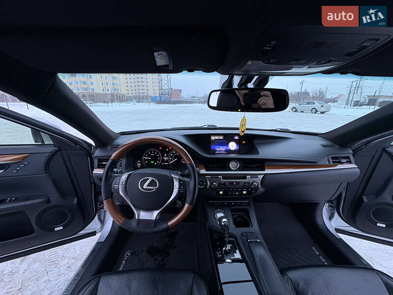 Седан Lexus ES 2014 в Киеве фото 62 Седан Lexus ES 2014 в Киеве