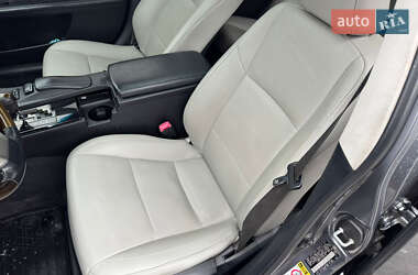 Седан Lexus ES 2013 в Львове