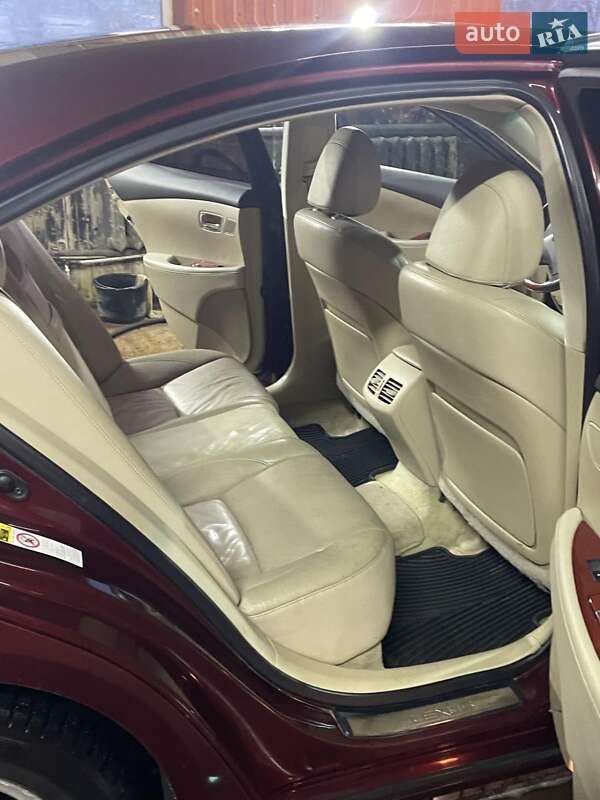 Седан Lexus ES 2008 в Бобровиці