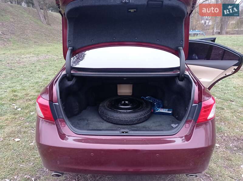 Седан Lexus ES 2008 в Бобровиці