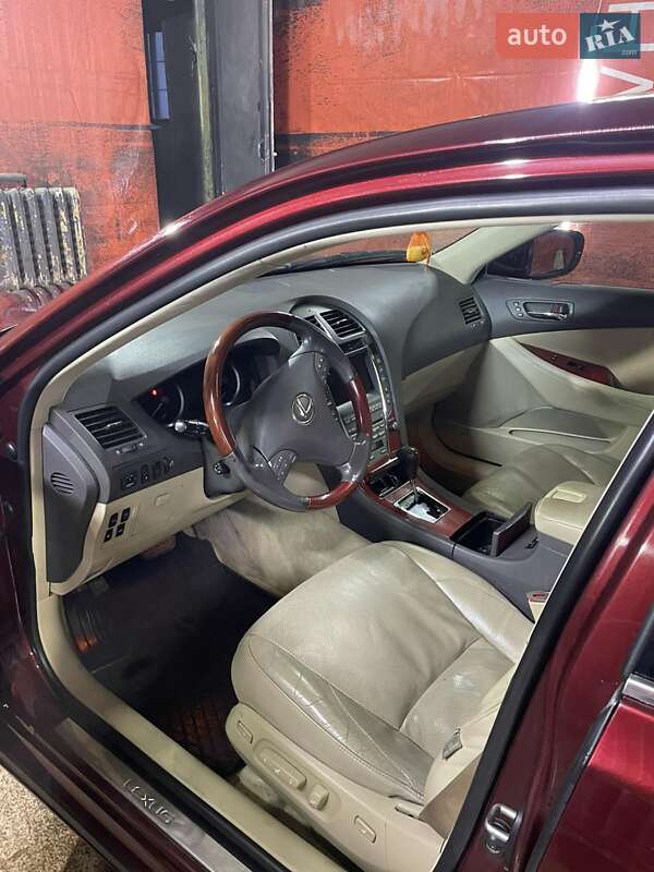 Седан Lexus ES 2008 в Бобровиці