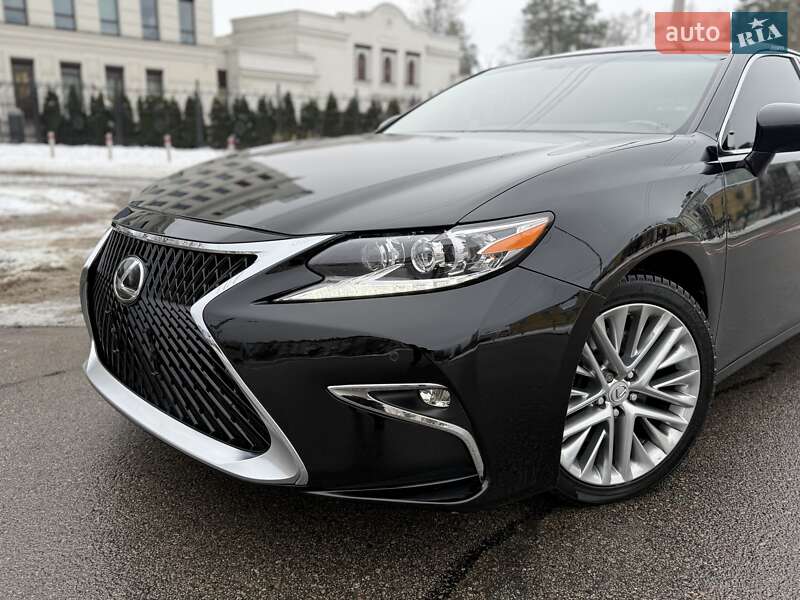 Седан Lexus ES 2012 в Києві