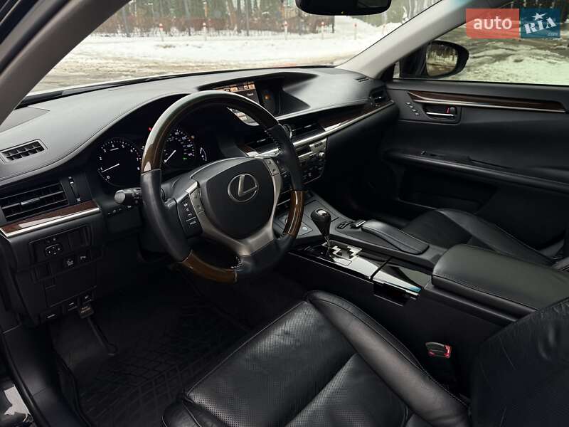 Седан Lexus ES 2012 в Києві
