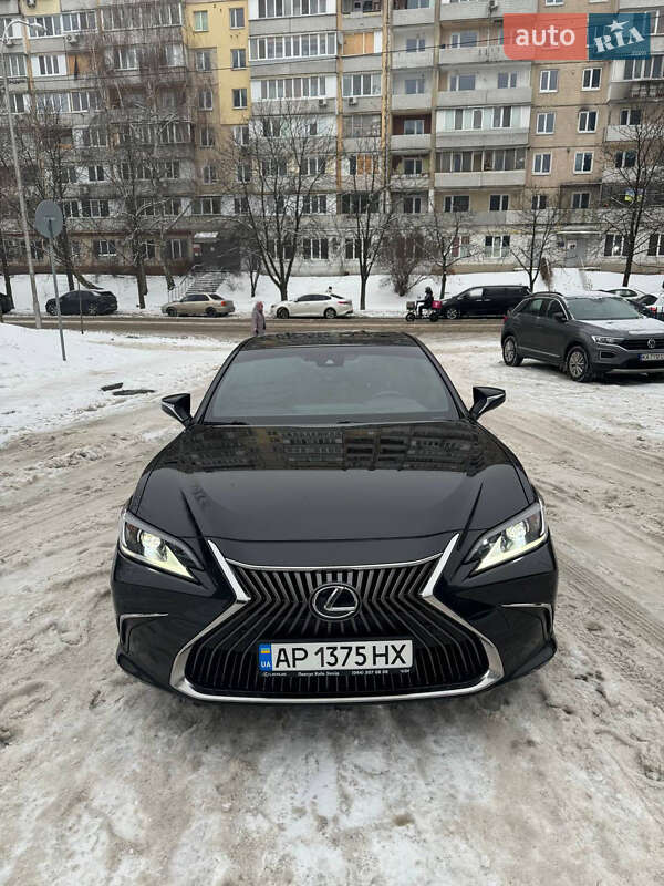 Седан Lexus ES 2020 в Киеве