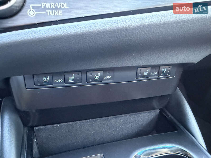 Седан Lexus ES 2024 в Одессе