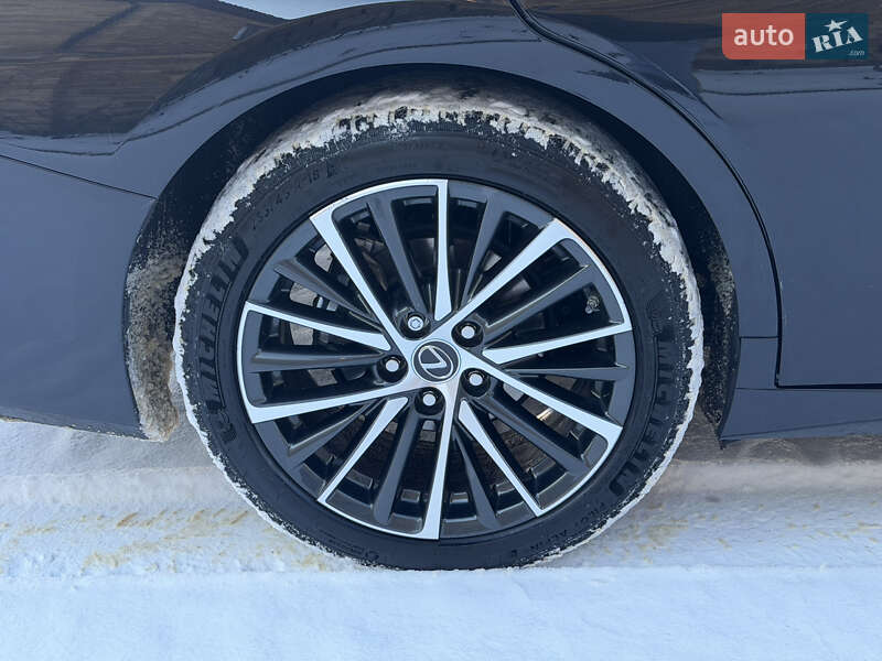Седан Lexus ES 2024 в Одессе