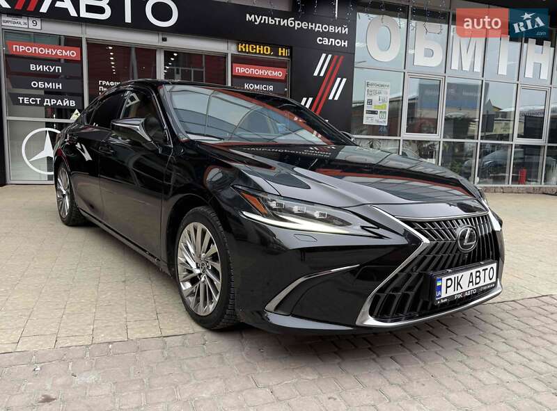 Седан Lexus ES 2022 в Львові