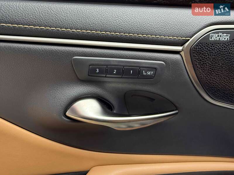 Седан Lexus ES 2022 в Львові